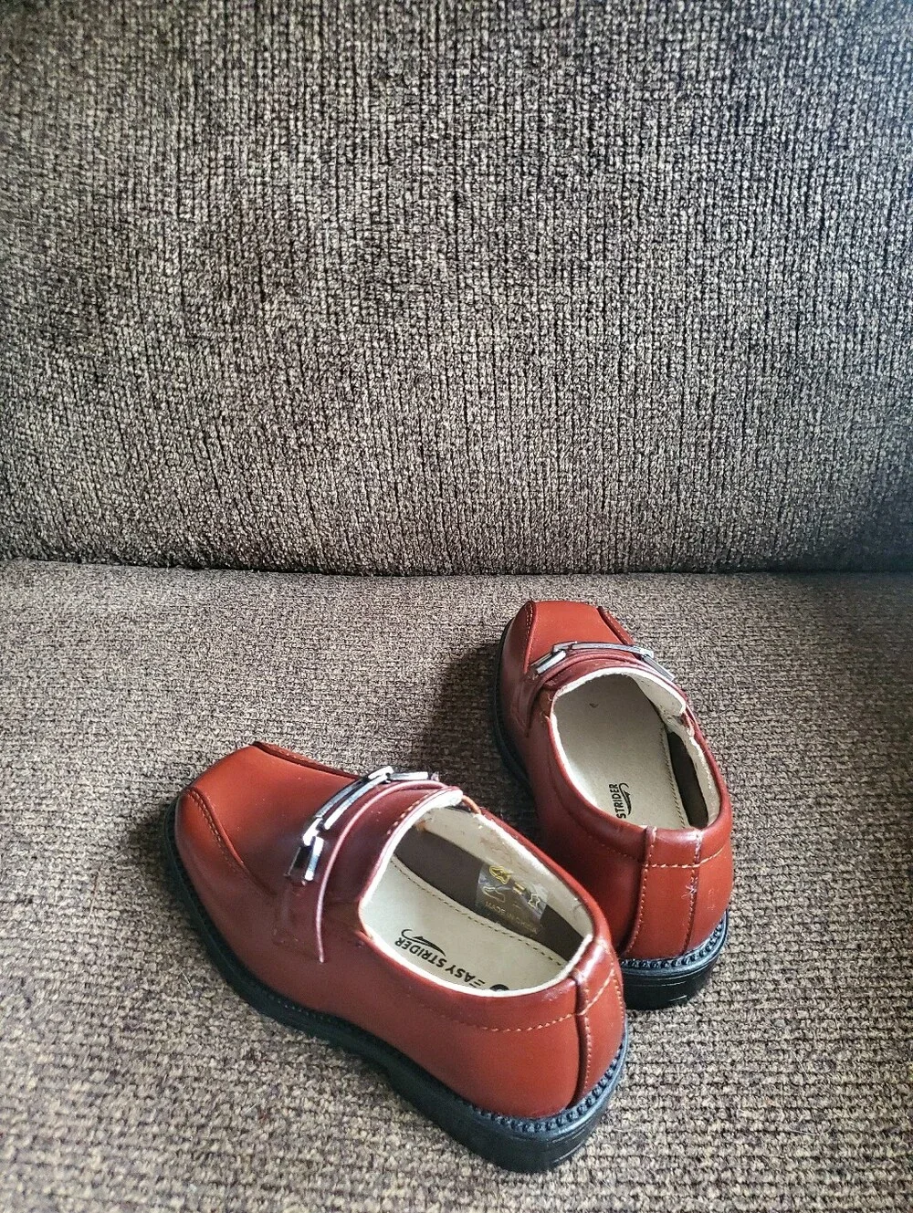 Boy's Classic Brown Slip-On Loafers NEW Size 6 (Little Boy)